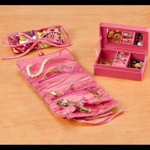 Travel jewelry set